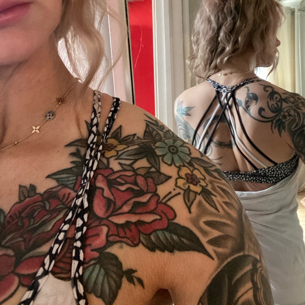 Free to be wild tank lululemon